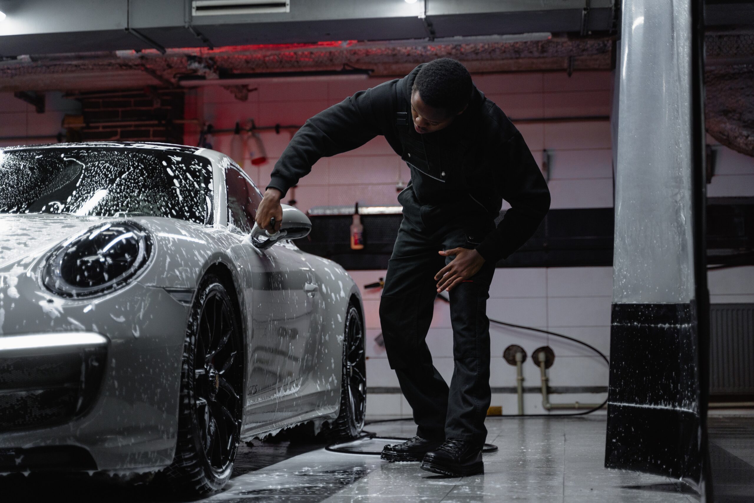 Difference between car wash and car detailing